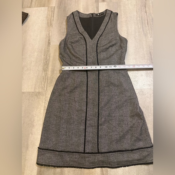 Banana Republic Gray and Black V-Neck Mini Dress - Picture 5 of 9